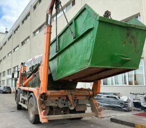 Cum incluzi corect costul containerului de moloz în bugetul de renovare: ghid practic pentru proprietari