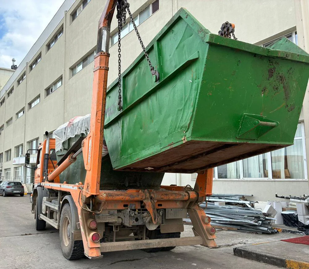 containerului de moloz